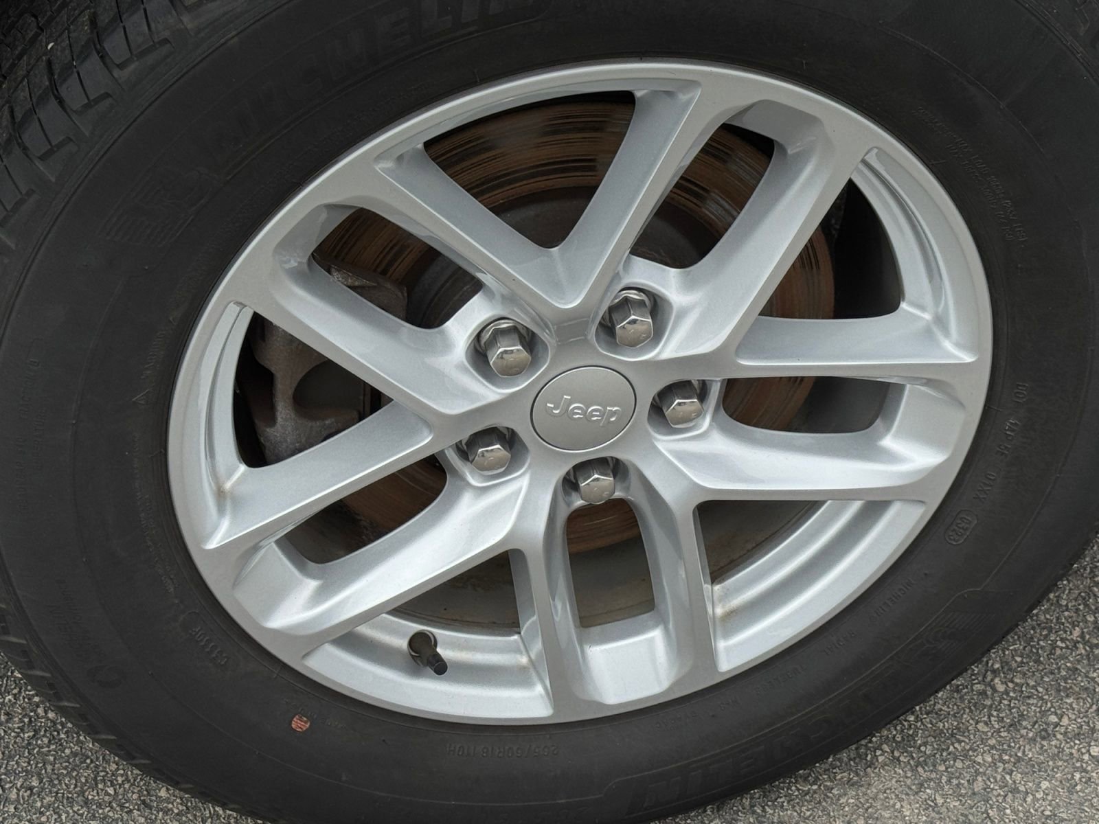 Used 2023 Jeep Grand Cherokee L Laredo w/ Luxury Tech Group I AWD/4WD image 9