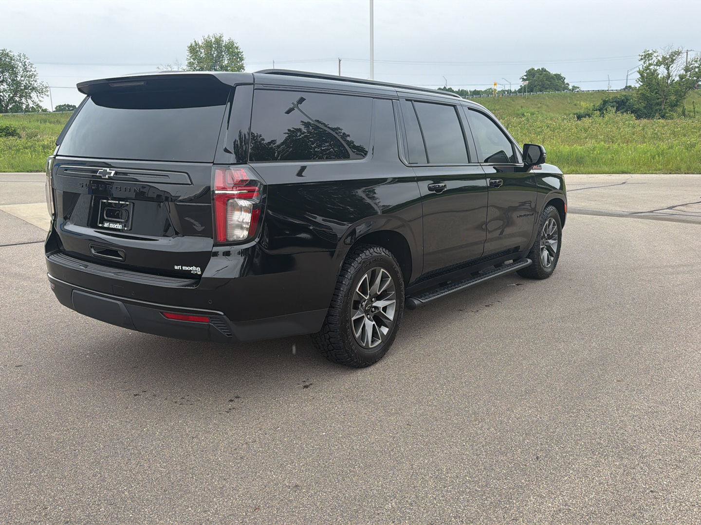 Used 2023 Chevrolet Suburban Z71 w/ Z71 Off-Road Package AWD/4WD image 5