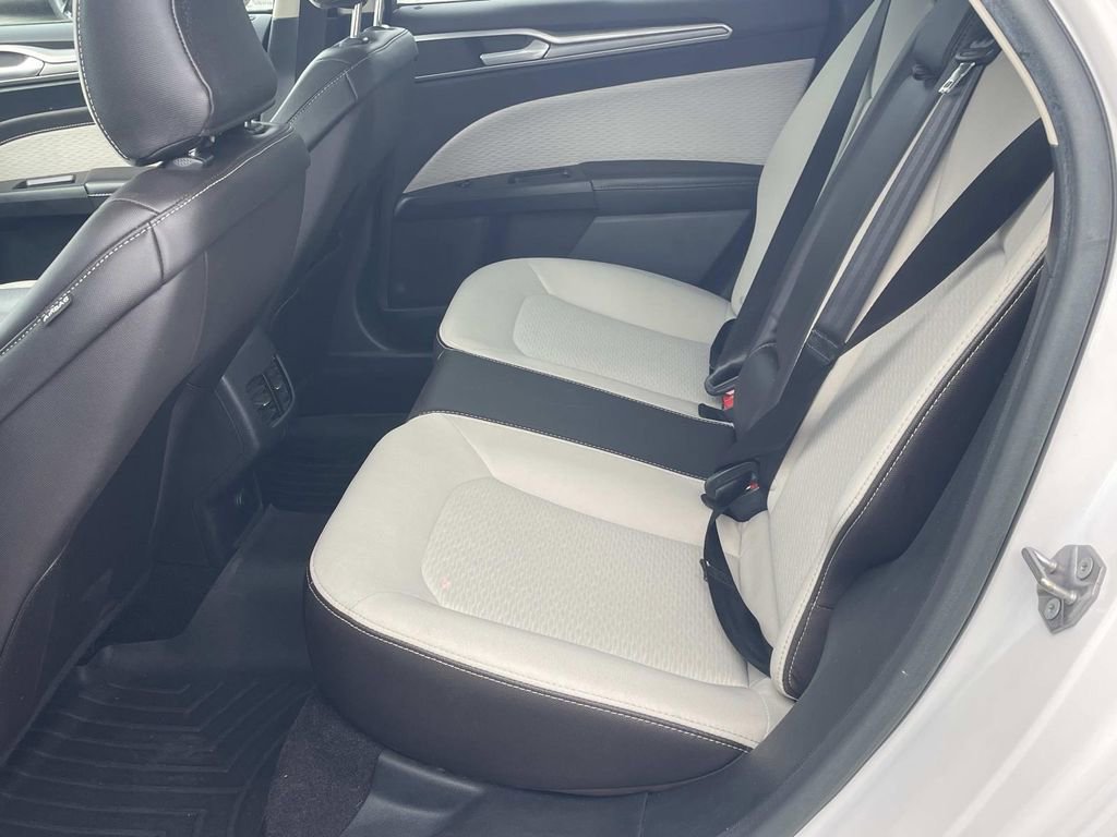 Used 2020 Ford Fusion SE w/ Equipment Group 151A image 12