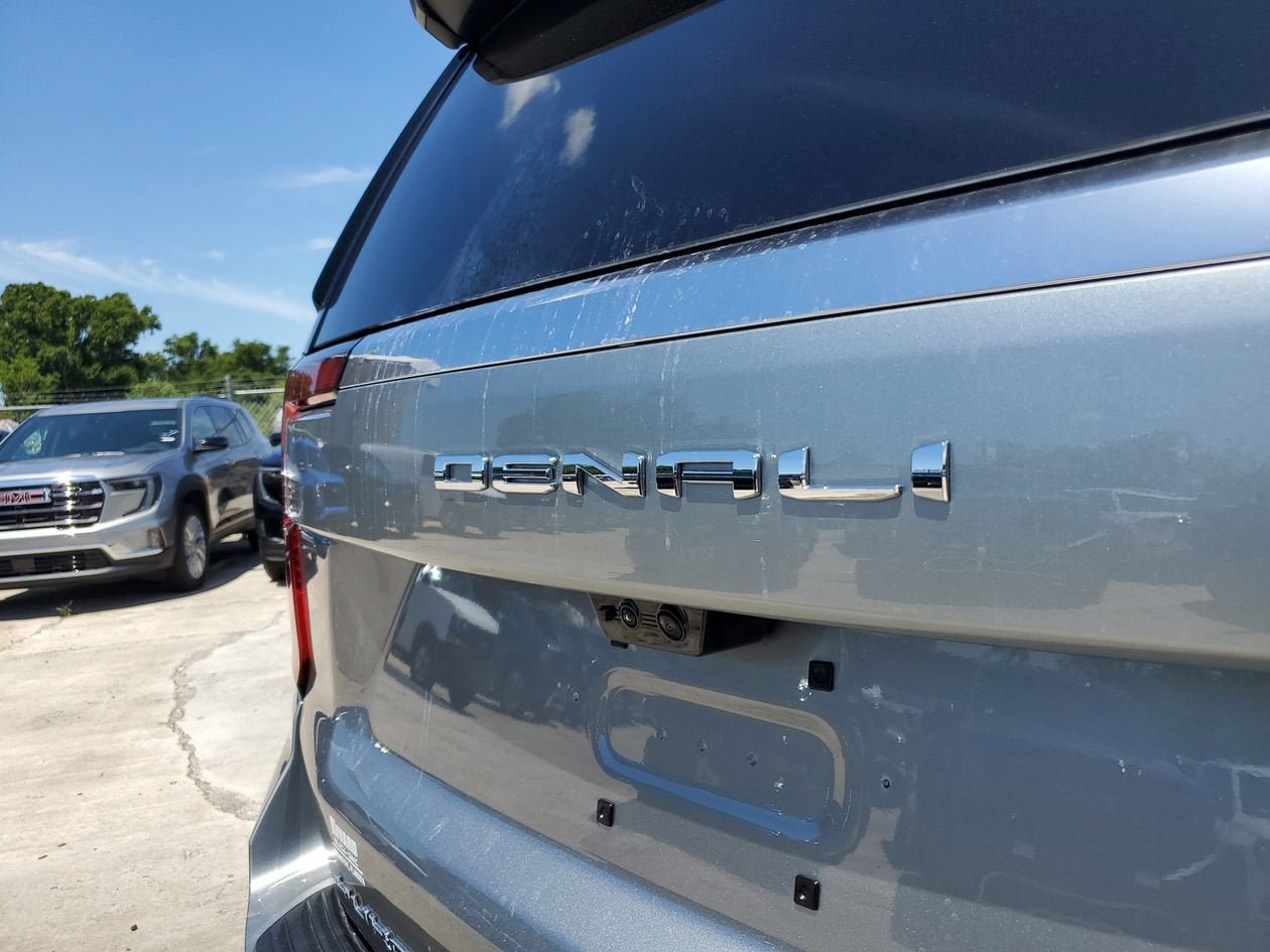 New 2026 GMC Yukon XL Denali w/ Denali Reserve Package AWD/4WD image 9