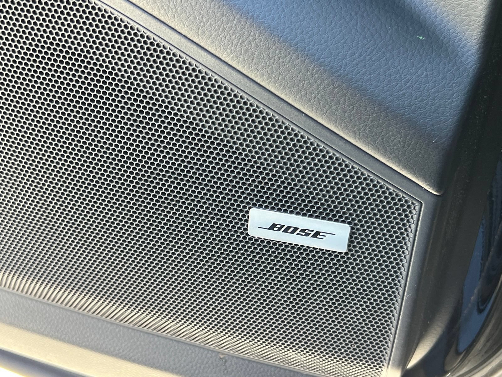 Certified 2024 Porsche Cayenne Coupe AWD/4WD image 31
