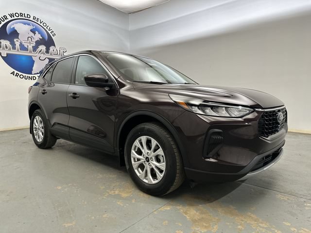 Used 2023 Ford Escape Active w/ Tech Pack #2 AWD/4WD image 11