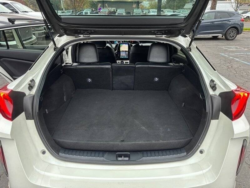 Used 2019 Toyota Prius Prime Premium w/ Carpet Mat Package FWD image 10