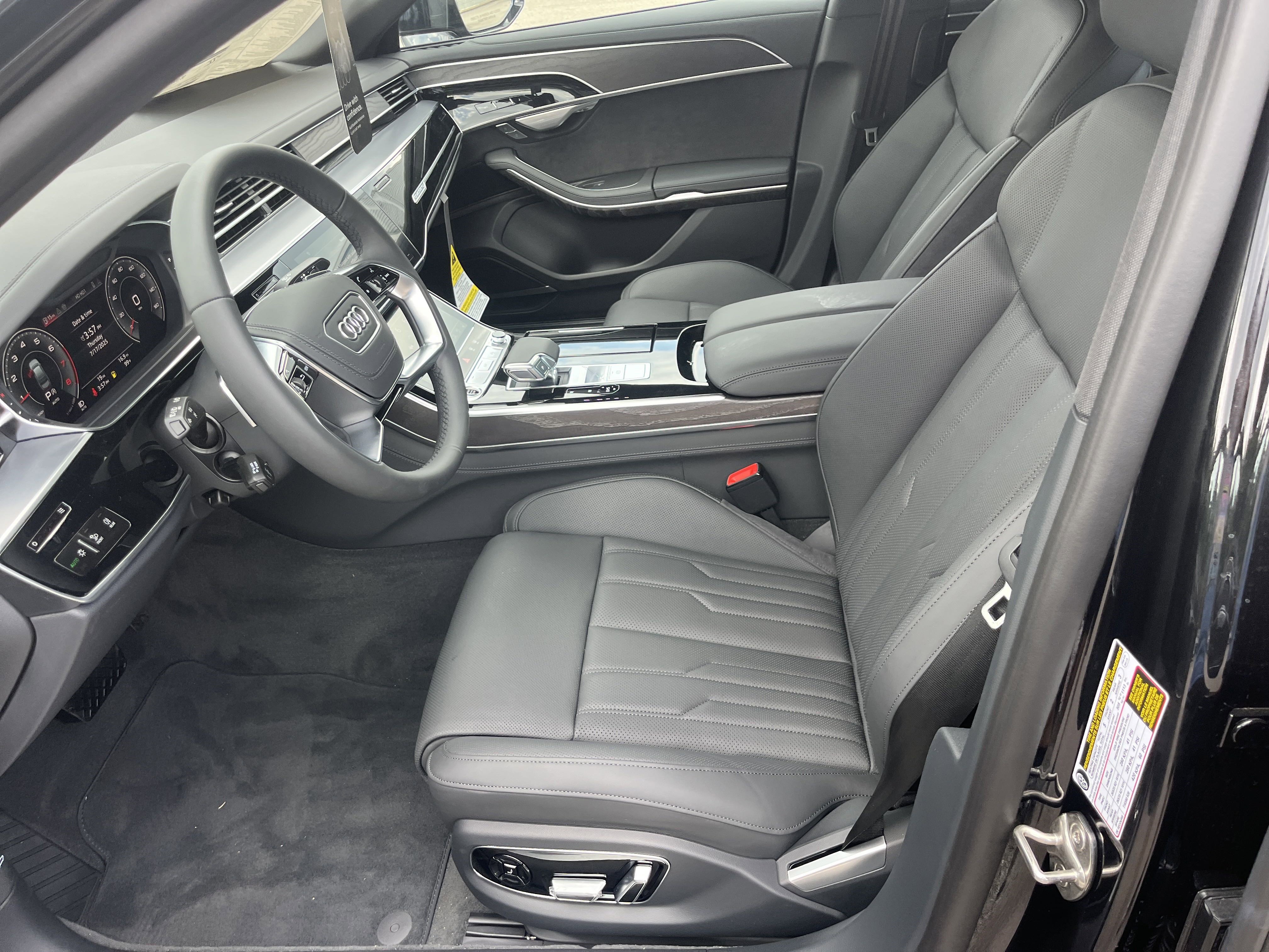 New 2025 Audi A8 L 3.0T image 4