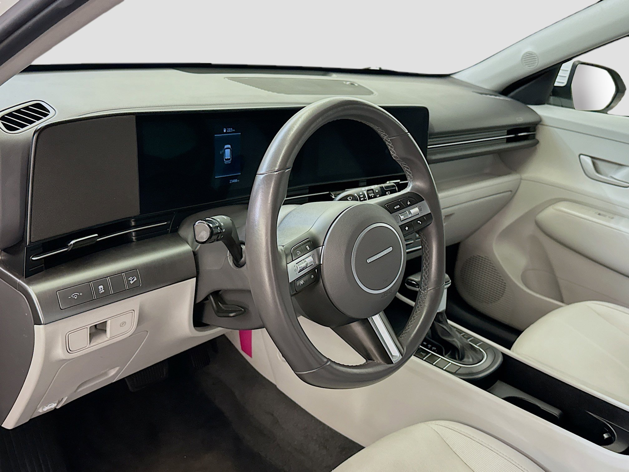 Used 2025 Hyundai Kona SEL image 18