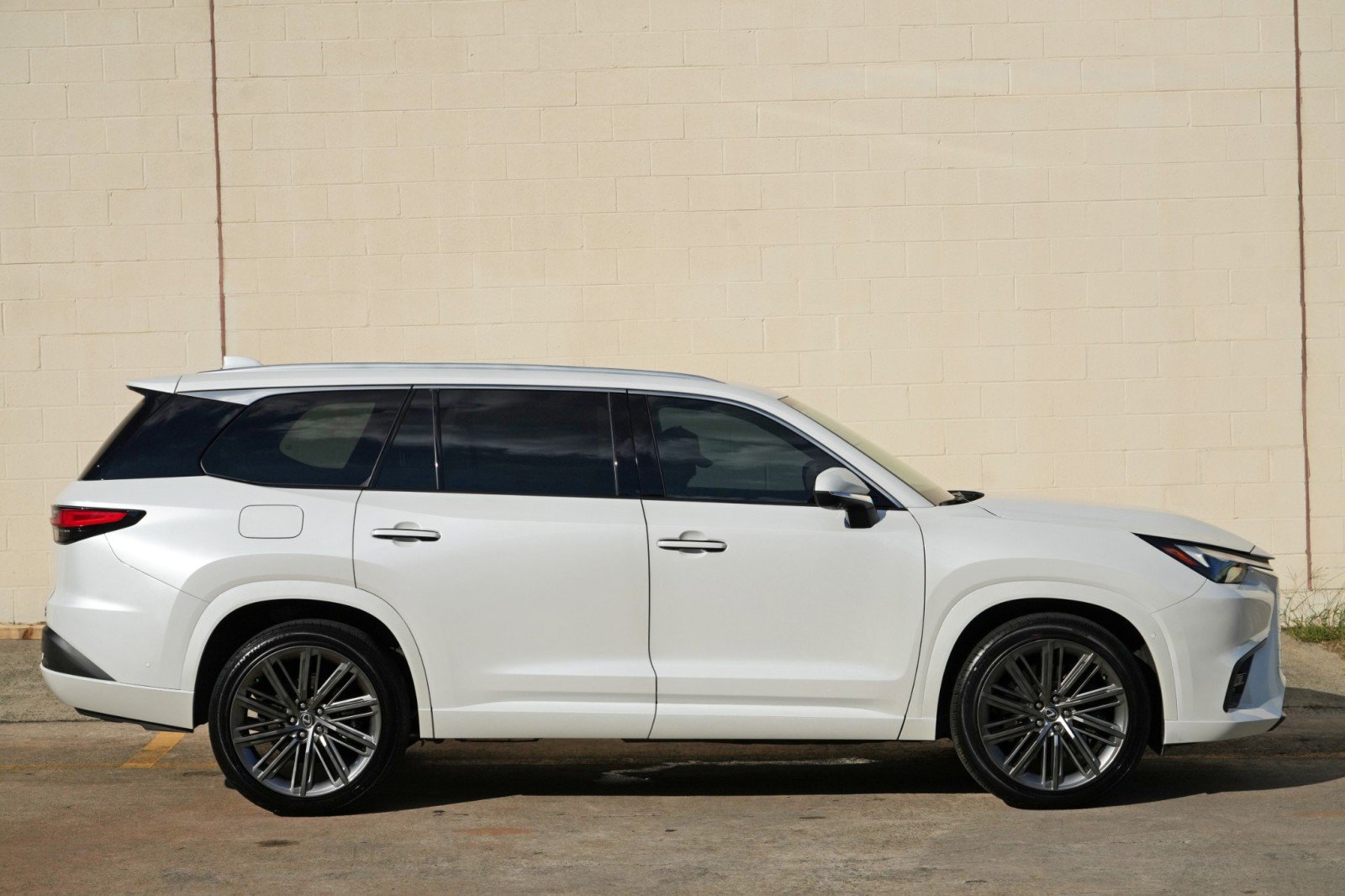 Used 2025 Lexus TX 550h AWD Plug-In Hybrid w/ Technology Package image 52