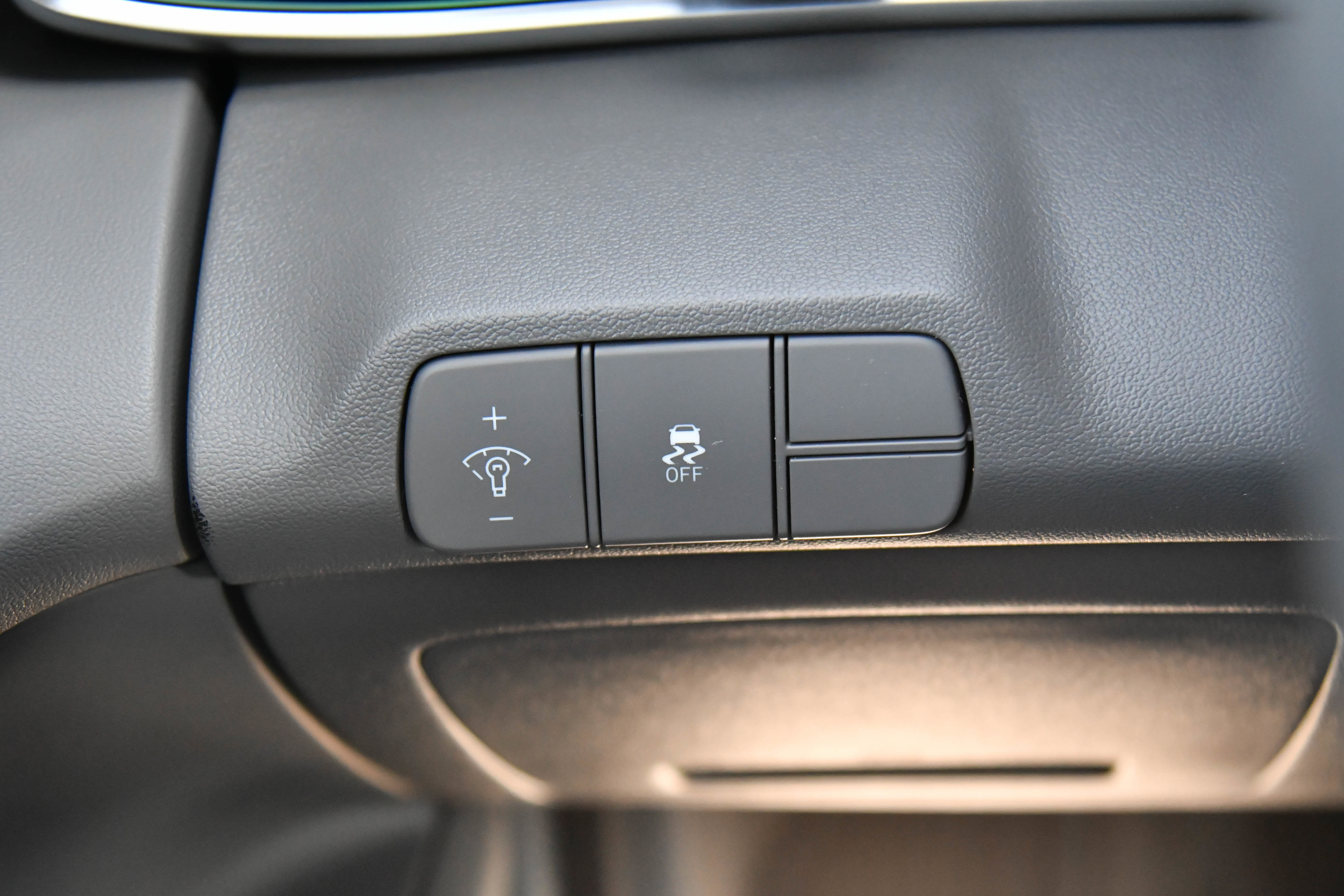 Used 2024 Hyundai Elantra SEL image 32