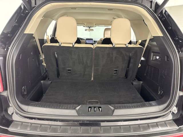 Used 2020 Ford Explorer XLT w/ Equipment Group 202A image 21