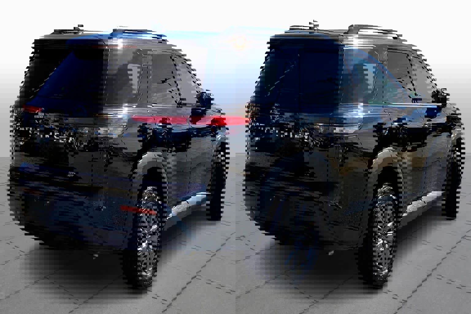 Used 2025 Nissan Pathfinder SV image 11