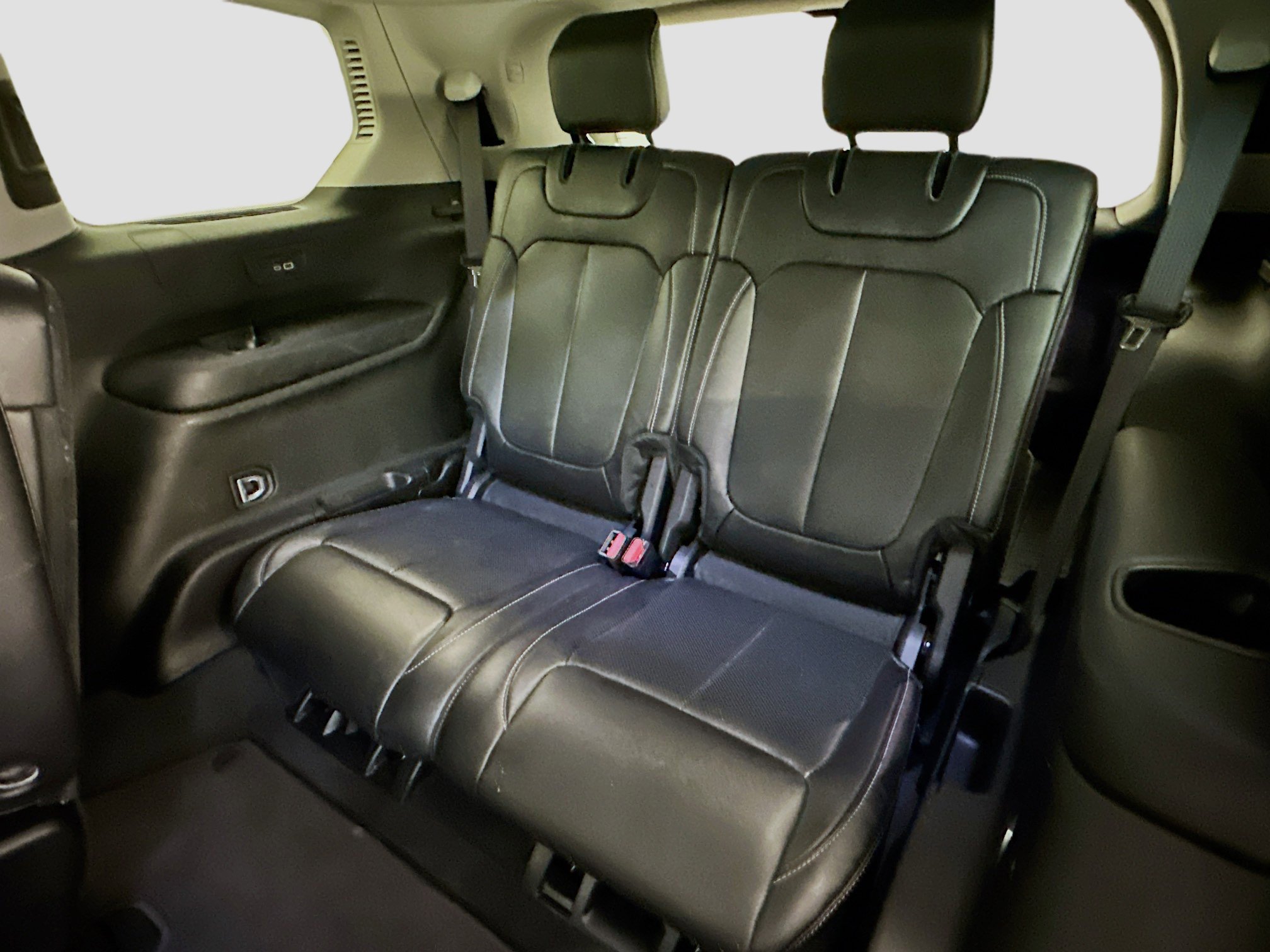 Used 2023 Jeep Grand Cherokee L Limited w/ Luxury Tech Group II image 30