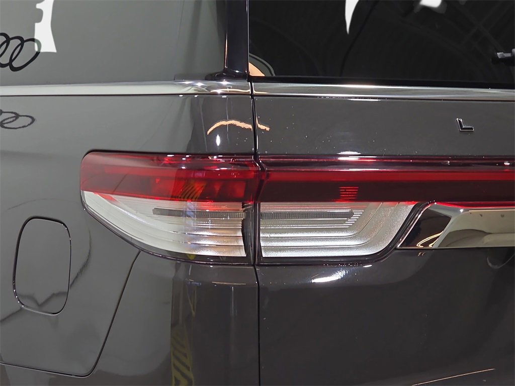 Used 2022 Lincoln Navigator Black Label image 36