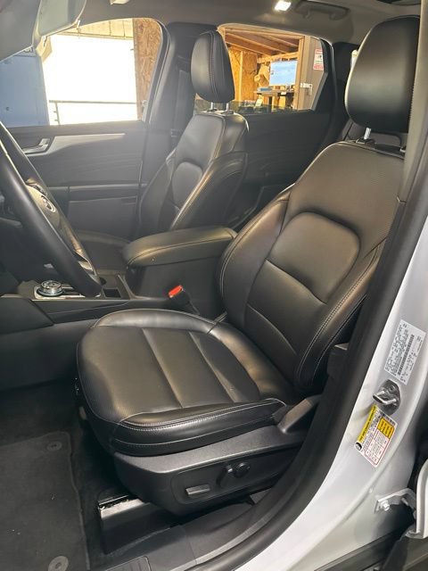 Used 2025 Ford Escape Platinum AWD/4WD image 6
