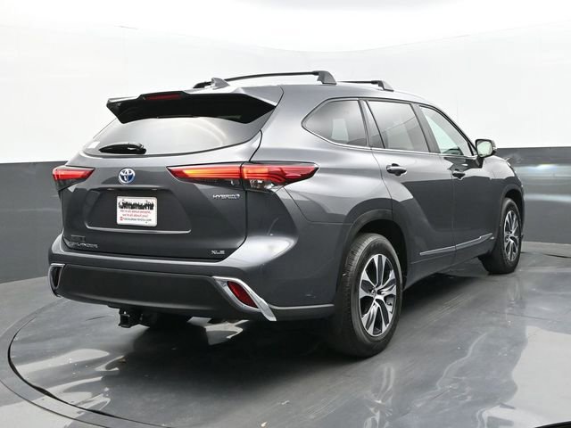 Used 2023 Toyota Highlander XLE AWD/4WD image 25