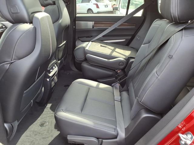 New 2026 Cadillac Vistiq Sport image 7