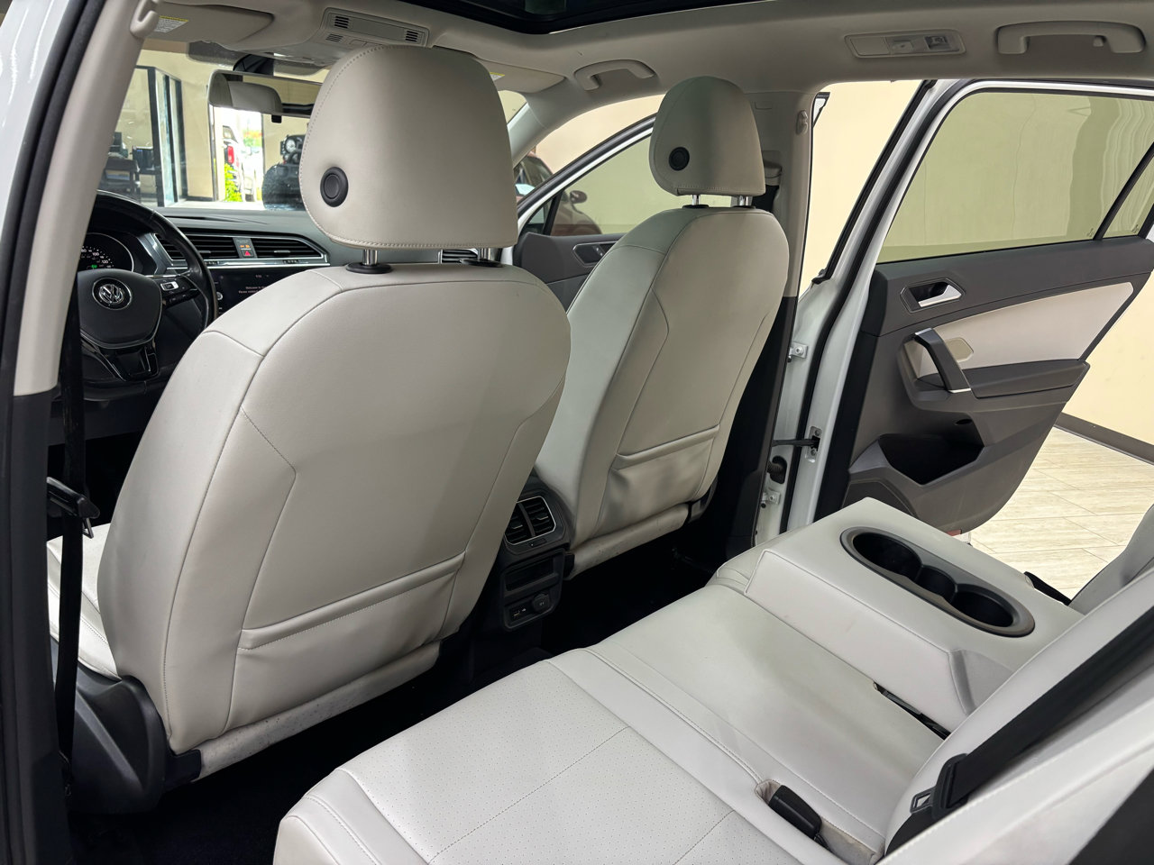 Used 2018 Volkswagen Tiguan SEL image 33