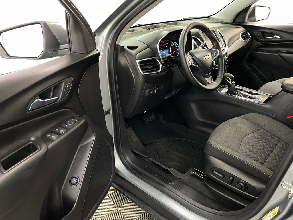 Certified 2024 Chevrolet Equinox LT w/ LPO, Floor Liner Package FWD image 22