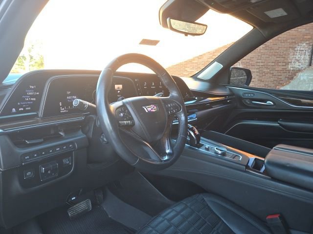 Used 2022 Cadillac Escalade ESV Sport Platinum w/ Heavy-Duty Trailer Package image 8