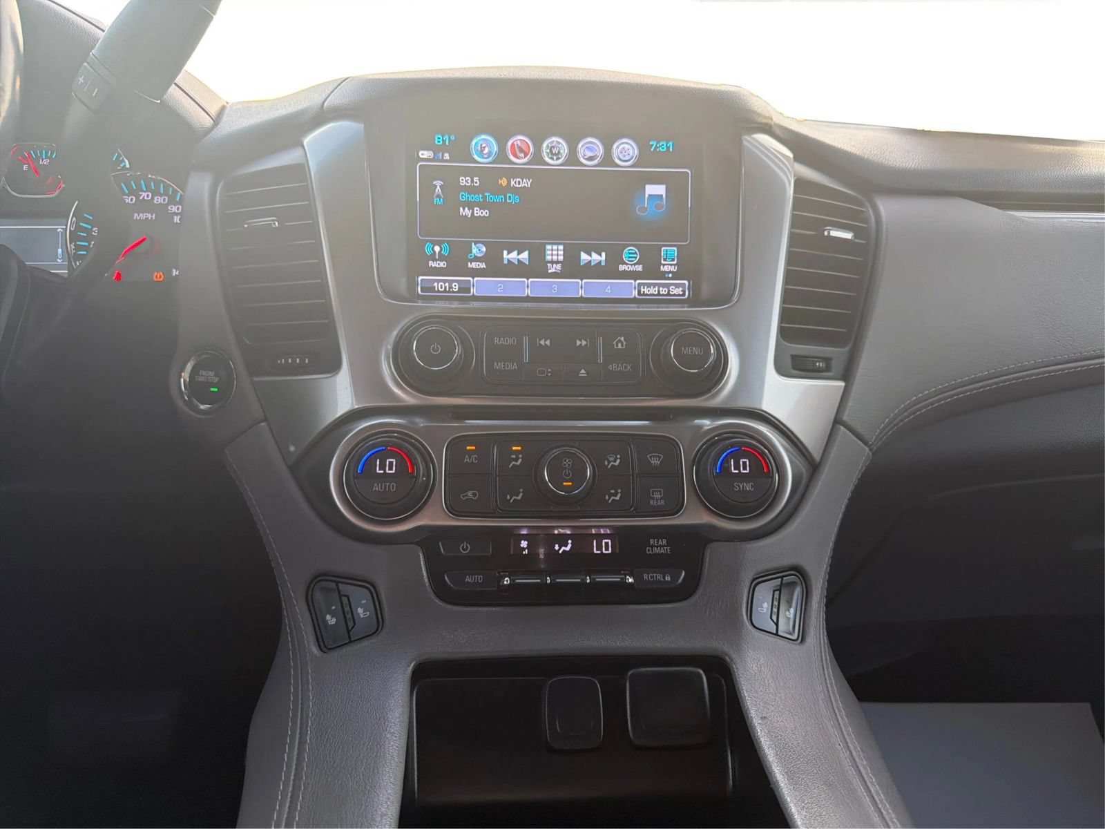 Used 2019 Chevrolet Suburban LT RWD image 14