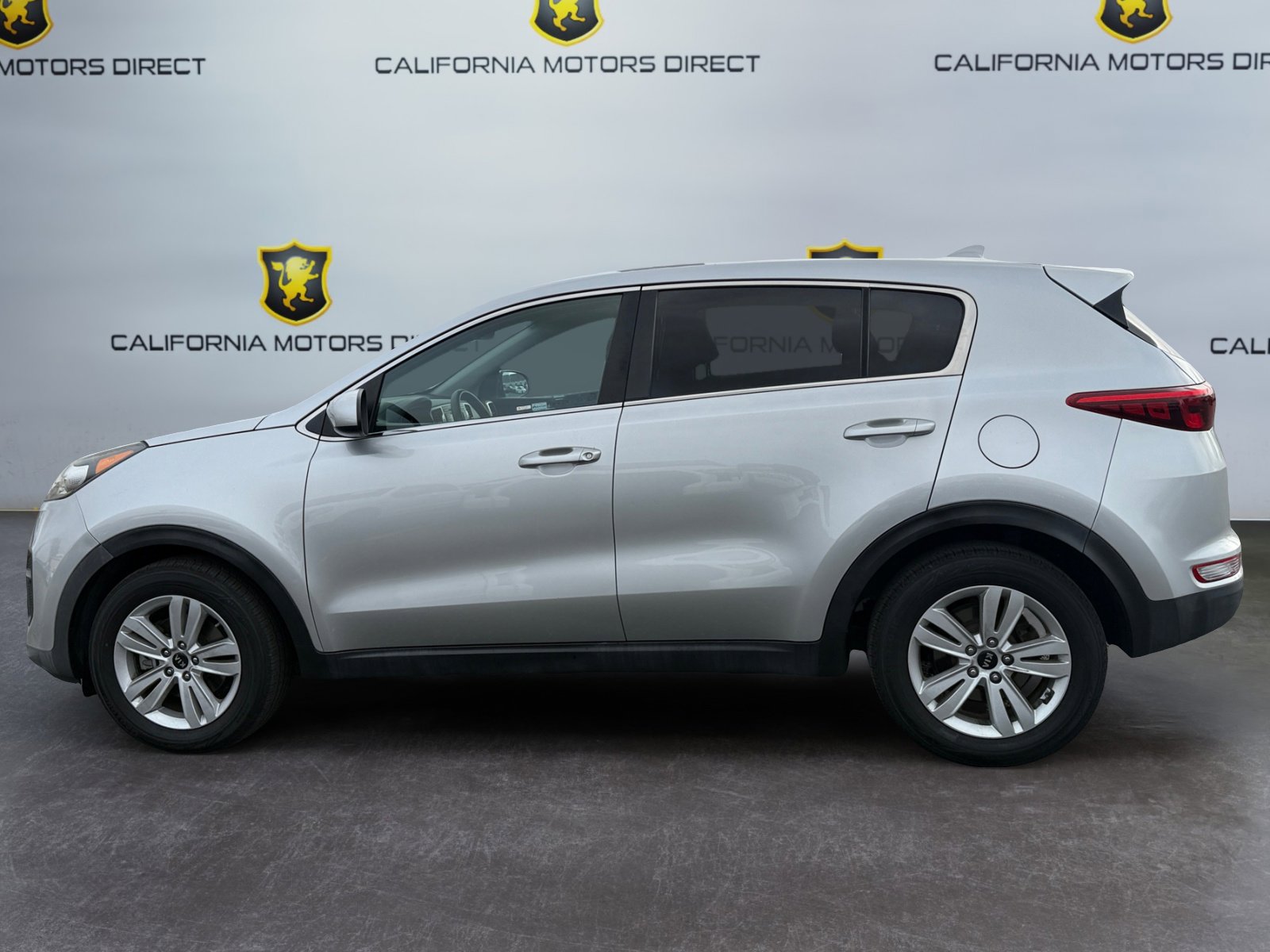 Used 2019 Kia Sportage LX image 2