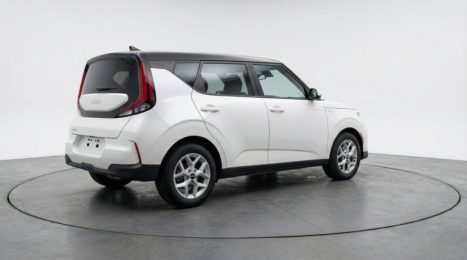 Used 2025 Kia Soul LX w/ LX Technology Package FWD image 9