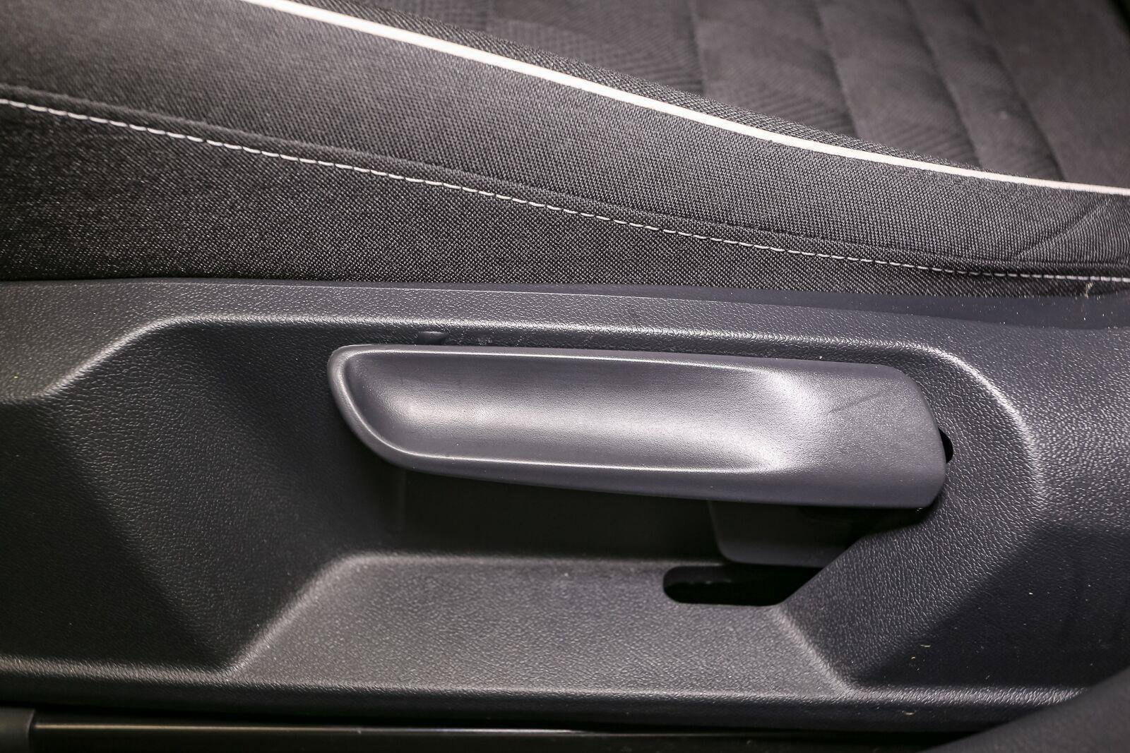 Certified 2023 Volkswagen Jetta Sport FWD image 39