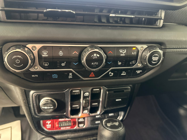 Certified 2024 Jeep Wrangler Unlimited Rubicon 4xe w/ Technology Group AWD/4WD image 19