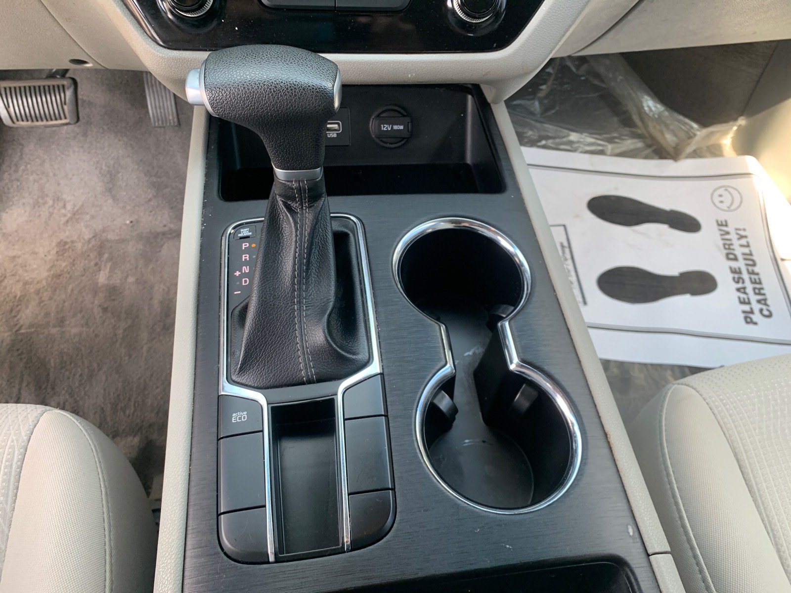 Used 2019 Kia Sedona LX FWD image 16