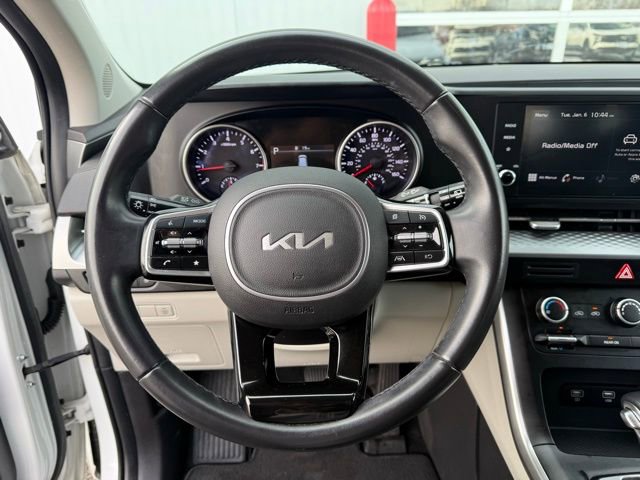 Used 2022 Kia Carnival LX image 19