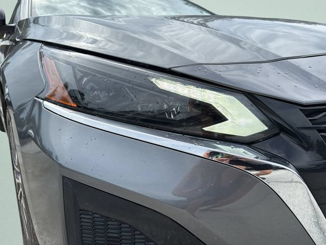 Used 2025 Nissan Altima 2.5 SV FWD image 32