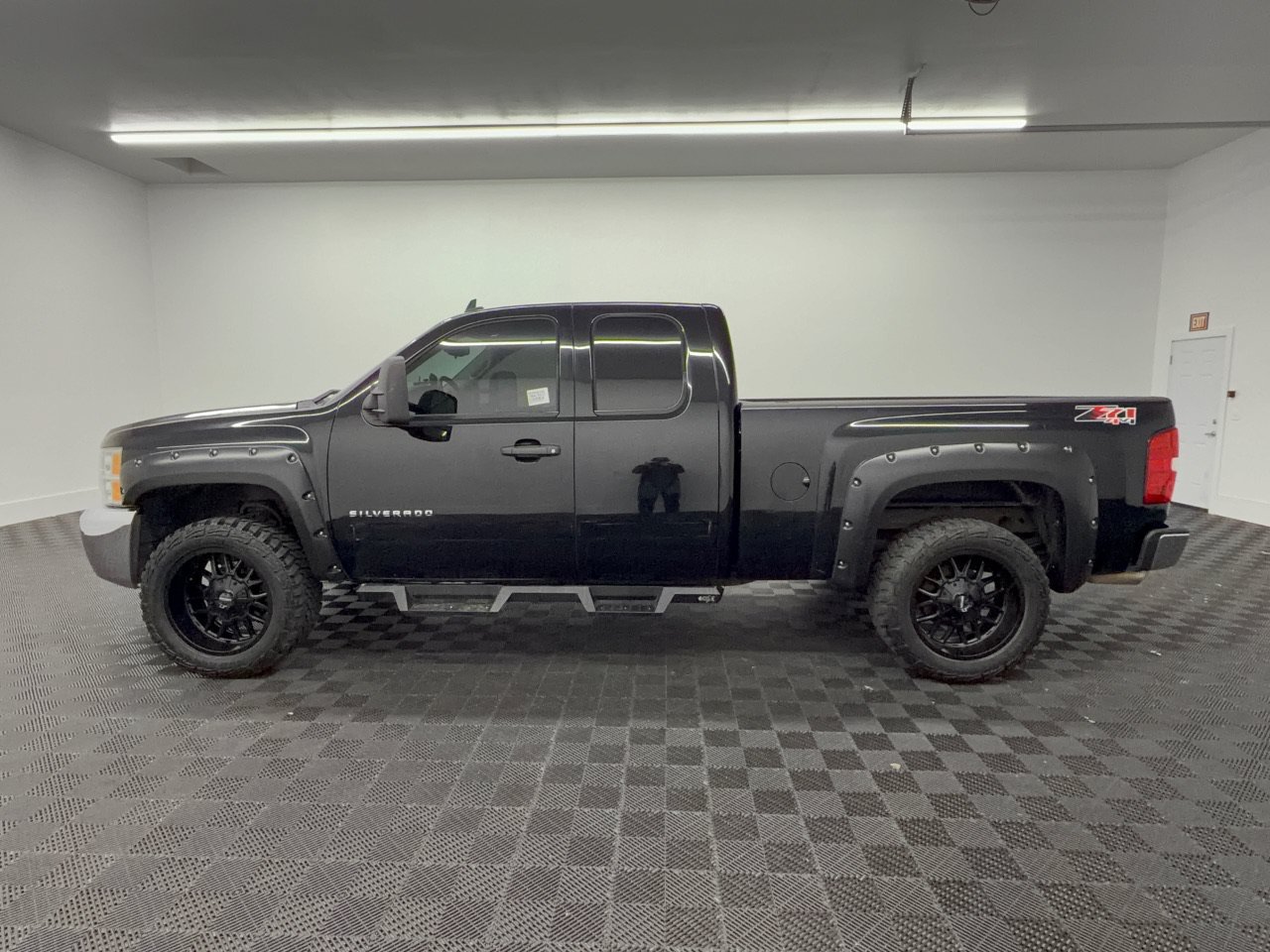 Used 2013 Chevrolet Silverado 1500 LT w/ All-Star Edition AWD/4WD image 2