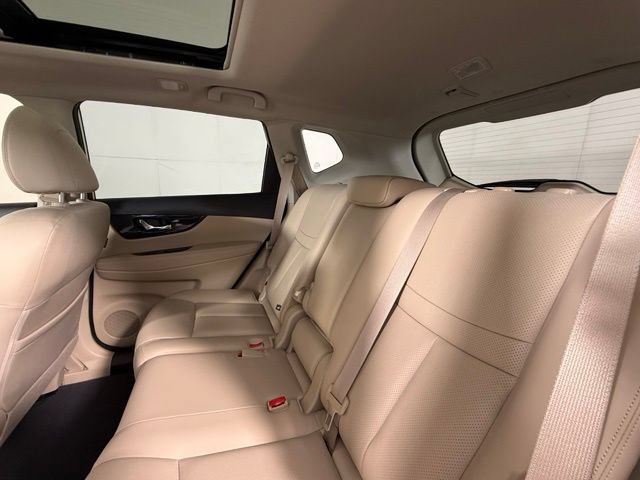 Used 2018 Nissan Rogue SL w/ Premium Package FWD image 27
