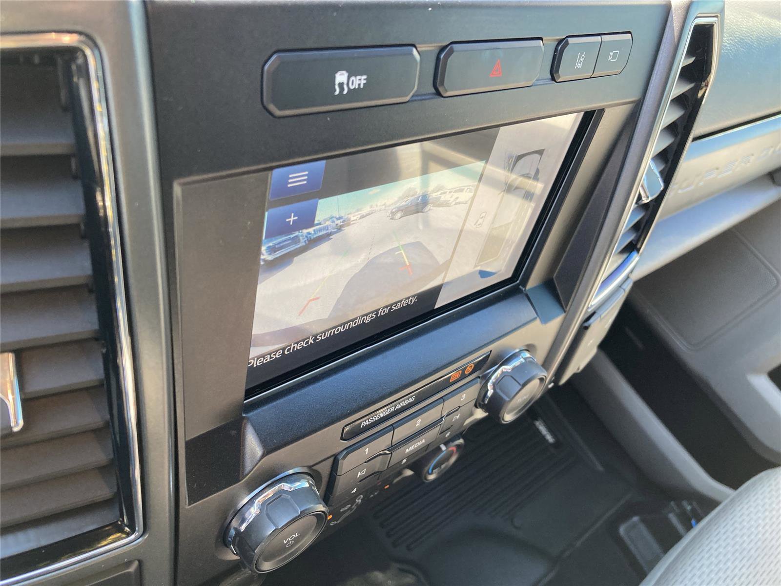 Used 2022 Ford F250 XLT w/ XLT Premium Package image 15