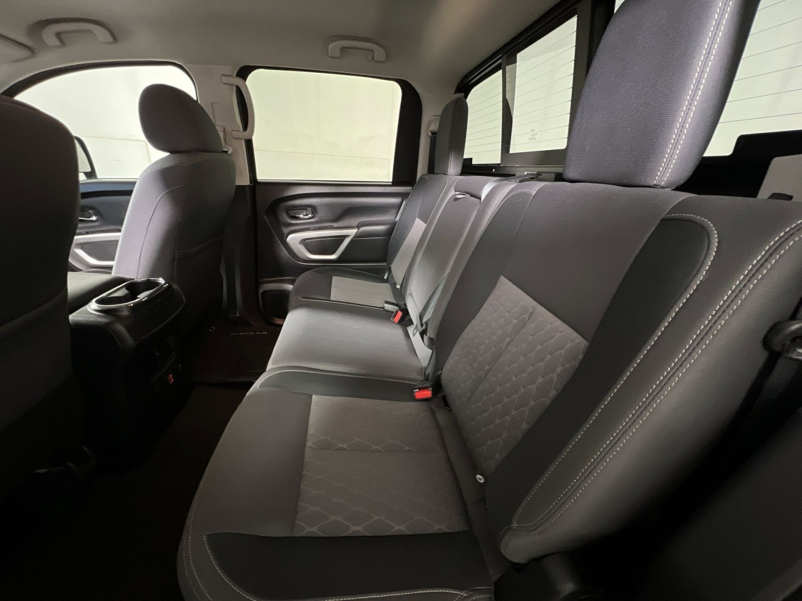 Used 2024 Nissan Titan SV w/ SV Convenience Package image 23