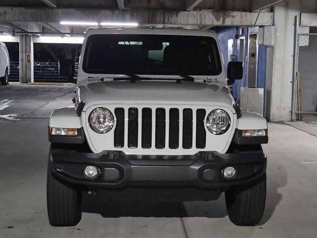 Used 2022 Jeep Wrangler Unlimited Sahara AWD/4WD image 2