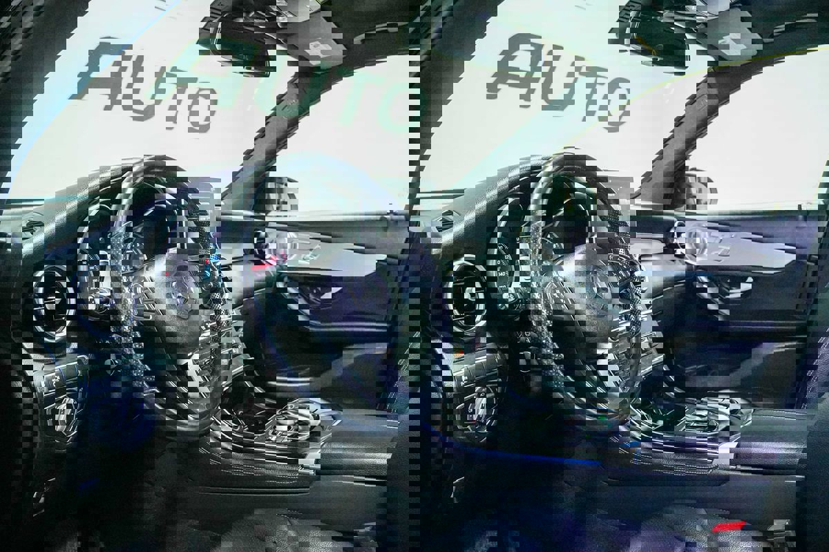 Used 2019 Mercedes-Benz GLC 300 4MATIC image 14