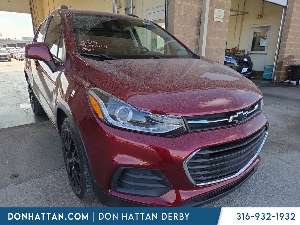 Used 2022 Chevrolet Trax LT w/ Sport Edition FWD image 2