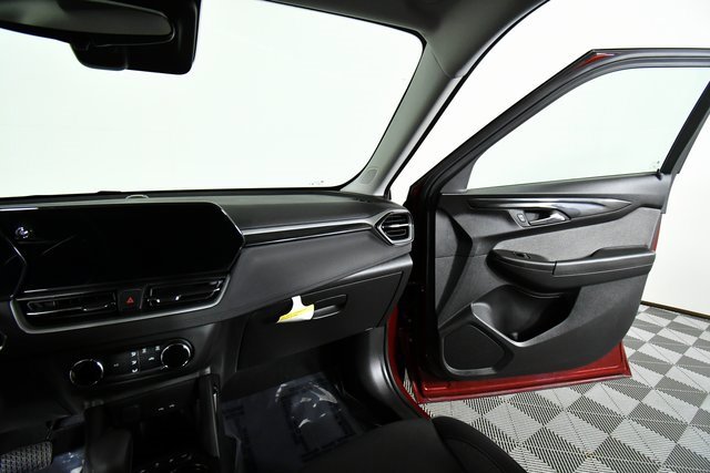 Used 2024 Chevrolet TrailBlazer LS image 20
