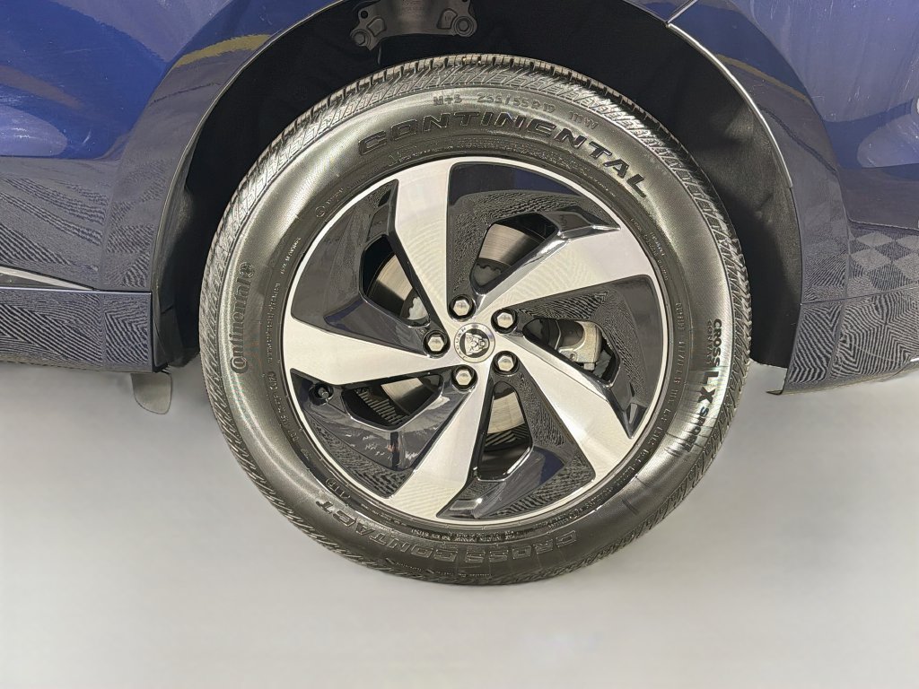 Certified 2026 Jaguar F-PACE R-Dynamic S AWD/4WD image 32