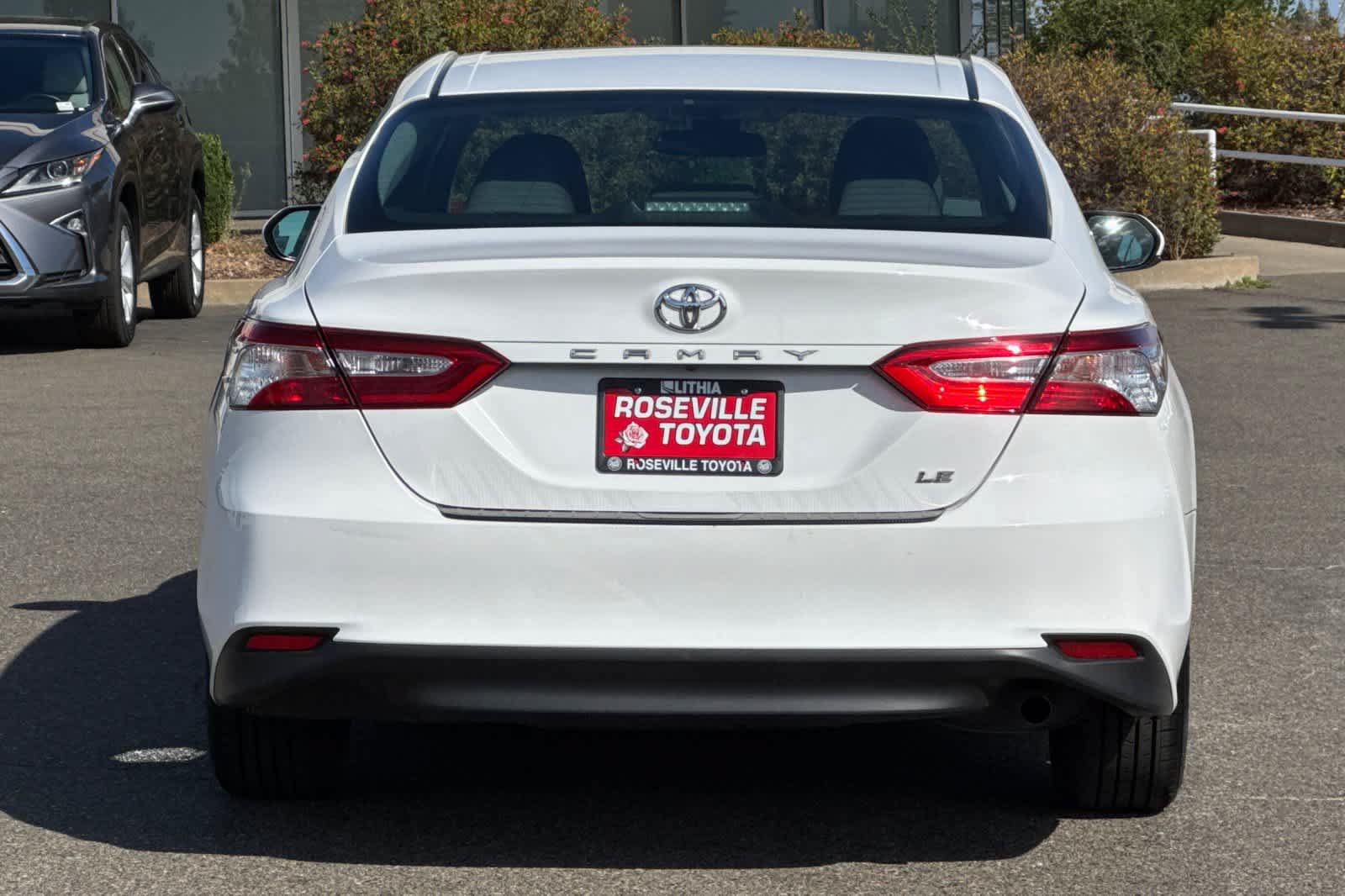 Used 2018 Toyota Camry LE FWD image 8