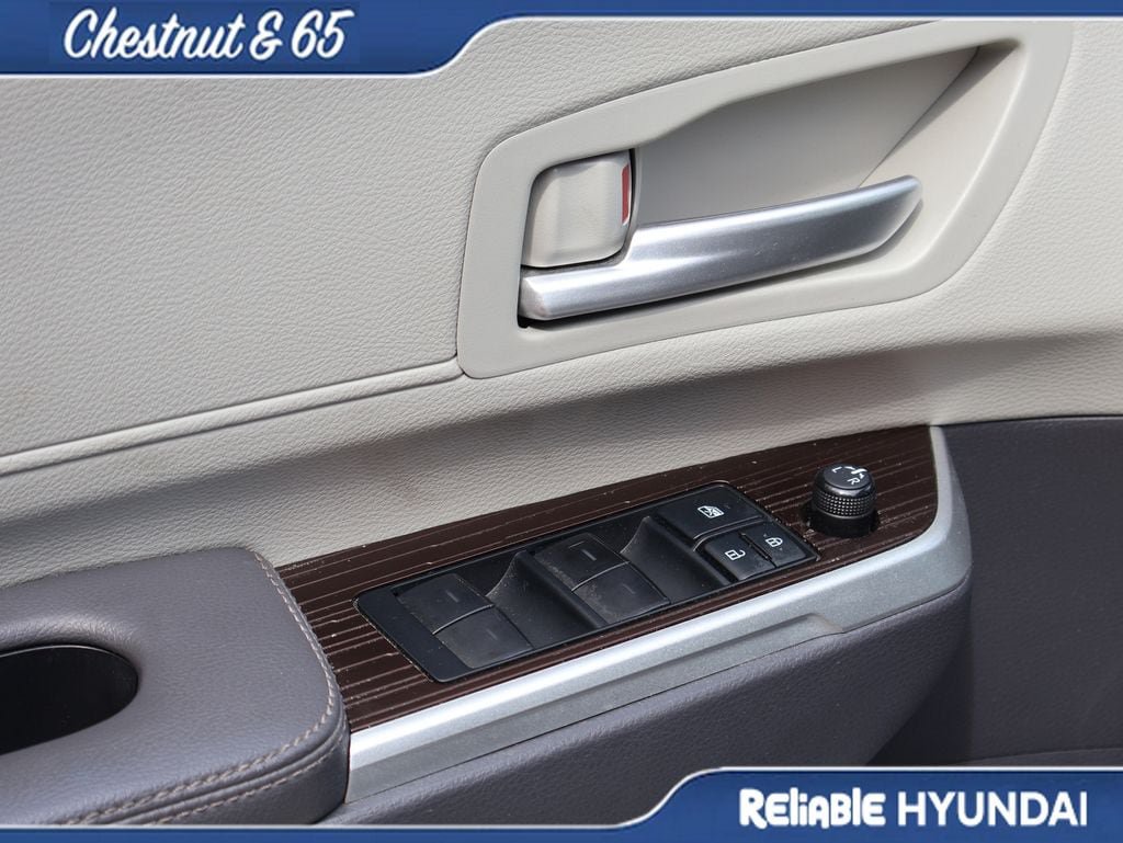 Used 2022 Toyota Sienna XLE w/ XLE Plus Package FWD image 22