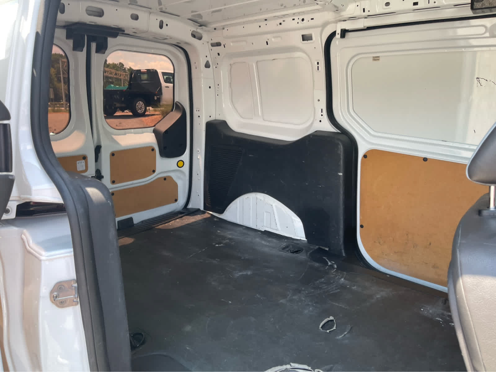 Used 2018 Ford Transit Connect XL FWD image 21