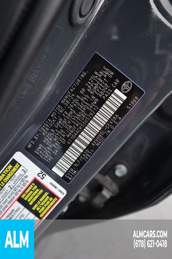 Used 2025 Toyota Camry SE image 36