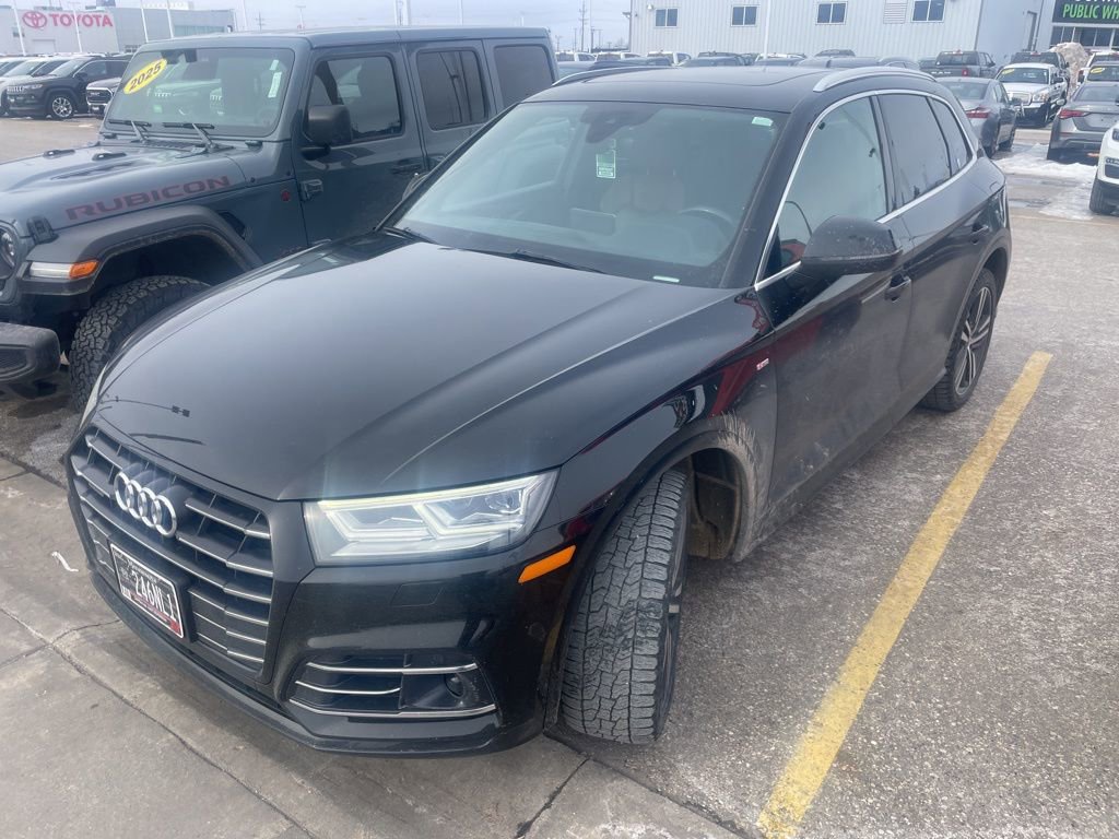 Used 2020 Audi Q5 e Premium Plus w/ Premium Plus Package image 3