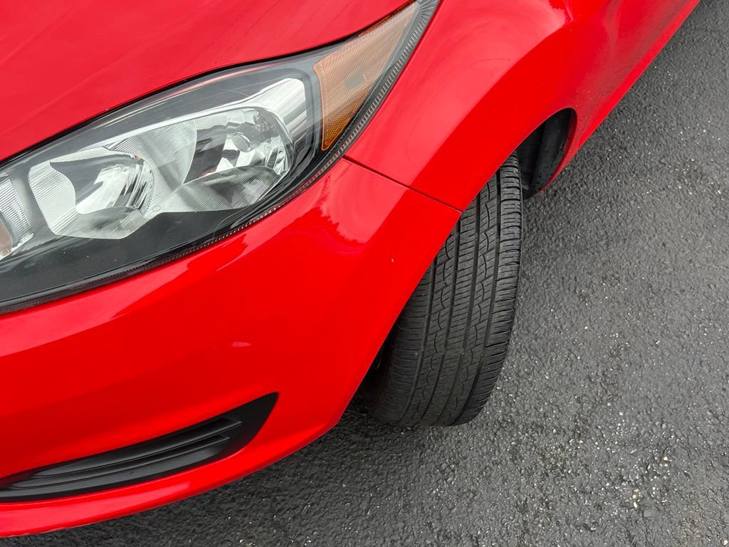 Used 2014 Ford Fiesta SE FWD image 3