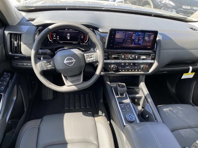 New 2026 Nissan Pathfinder SL w/ SL Premium Package AWD/4WD image 11