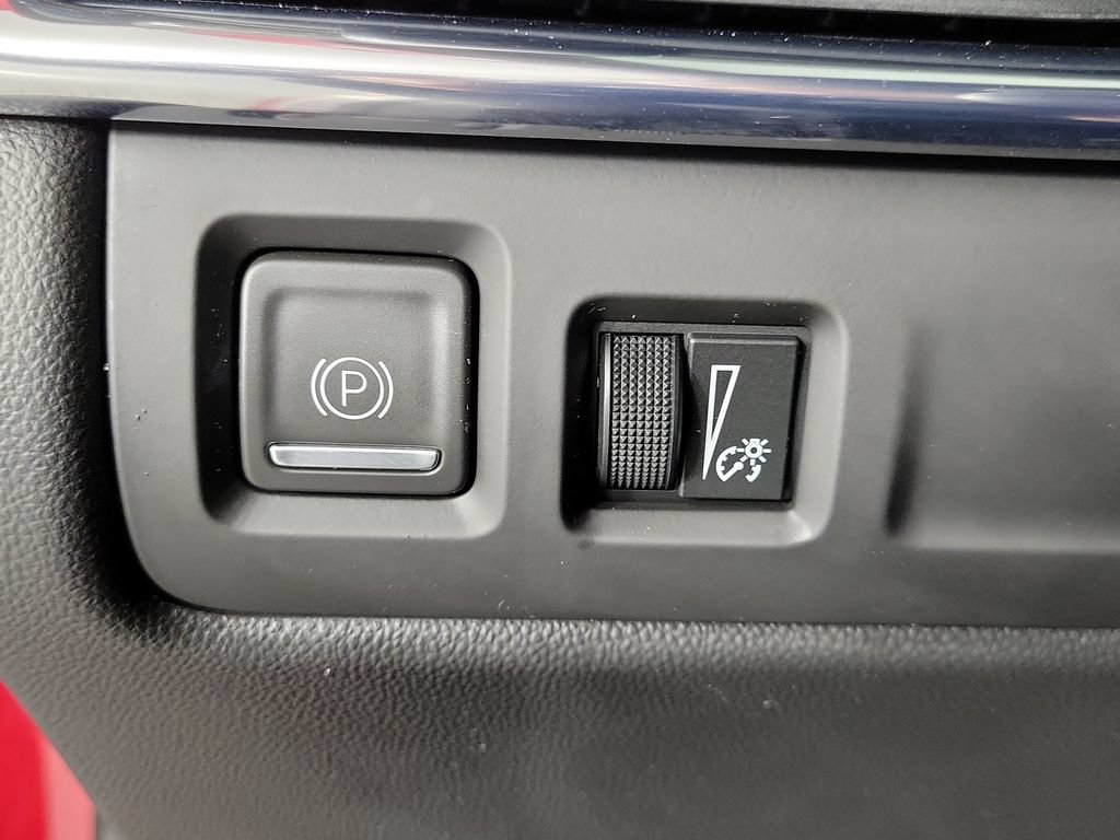 Certified 2022 Cadillac XT4 Sport w/ Enhanced Visibility Package FWD image 32
