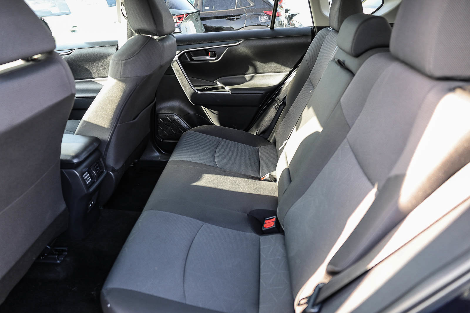Used 2025 Toyota RAV4 XLE FWD image 7
