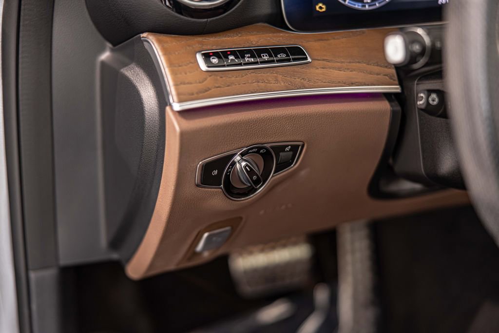 Used 2019 Mercedes-Benz E 53 AMG 4MATIC Sedan image 22