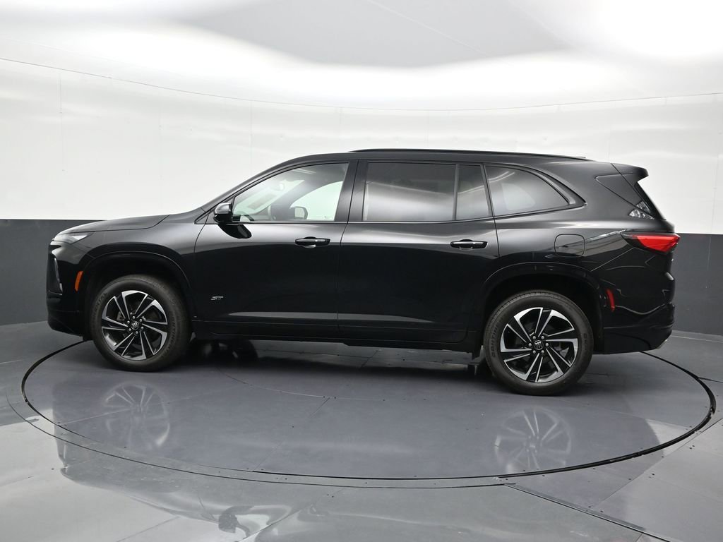Used 2025 Buick Enclave Sport Touring w/ Power Package image 2