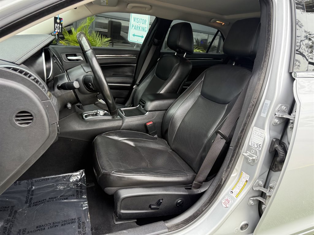 Used 2020 Chrysler 300 Limited image 14